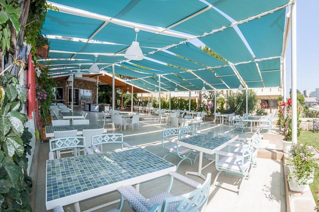 גומולדור Colophon Beach Otel מראה חיצוני תמונה